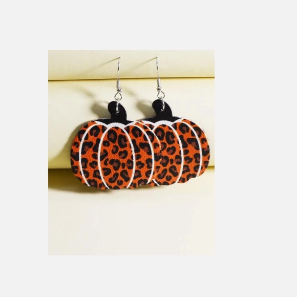 Leopard Pumpkin Earrings - Picture 1 of 1
